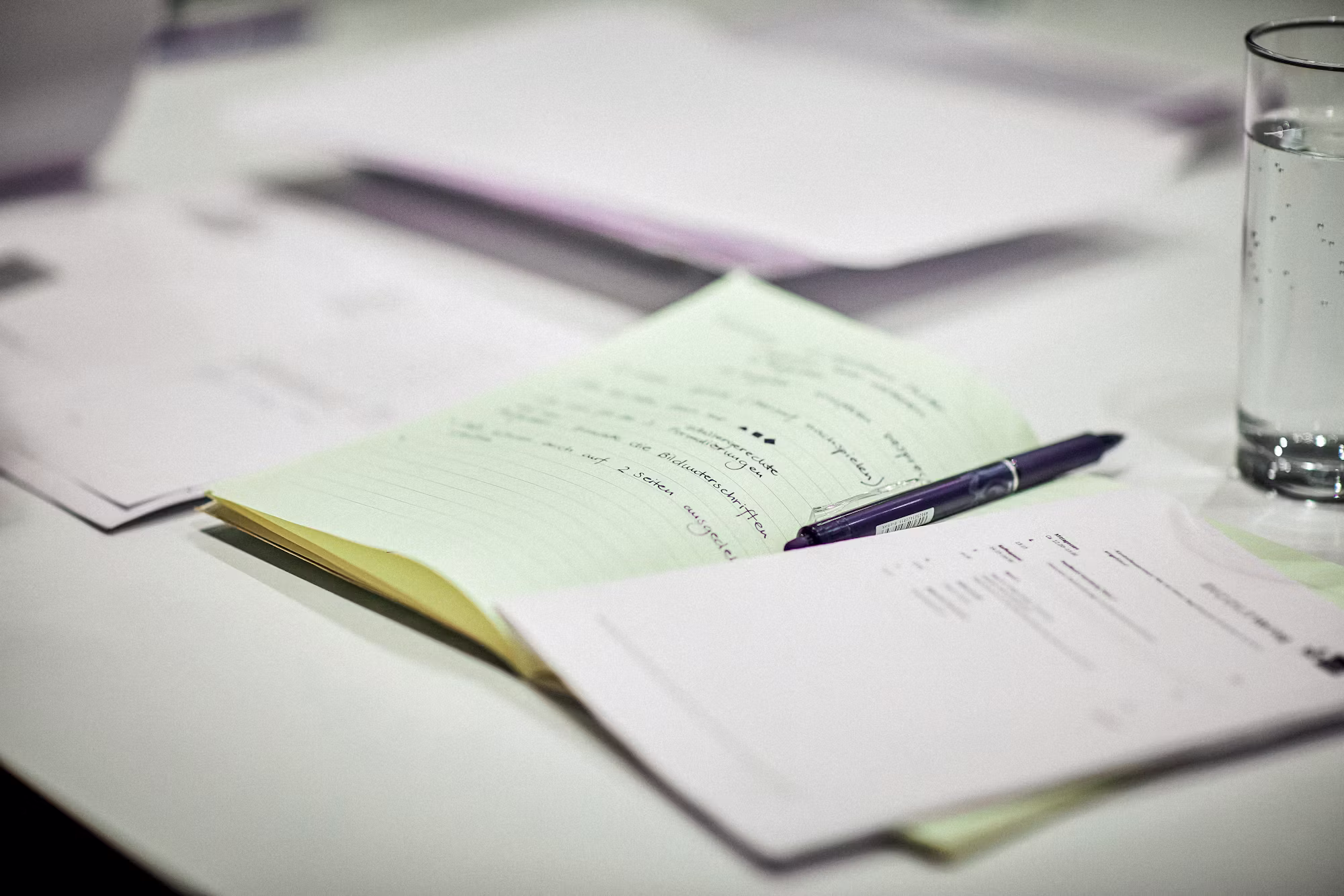 Desks for Modern Classrooms: Adapting to Technology and Collaborative Learning